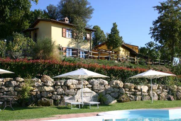Casa per Vacanze con Piscina panoramica e riscaldata “Il Bosco di Montecchio”