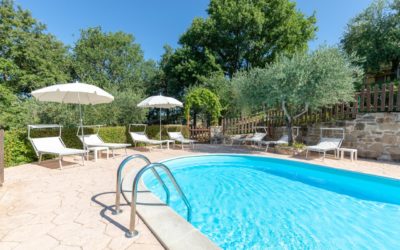 2 GIUGNO in appartamenti con piscina, giardino e barbecue vicino Assisi