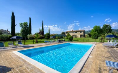 Offerta GIUGNO in Agriturismo ad Assisi con piscina e parco giochi