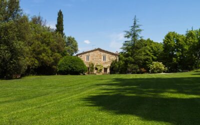 Offerta LUGLIO in Agriturismo con piscina salata e parco giochi a Perugia