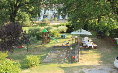 Lastminute SETTEMBRE Casale vicino Terni con appartamenti, piscina e parco giochi